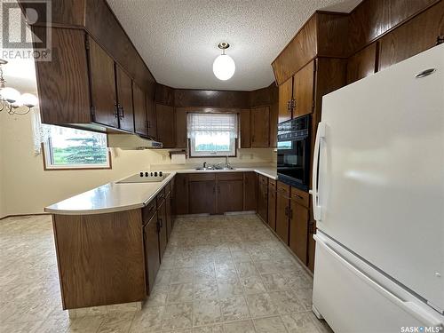 10209 6Th Avenue, Humboldt, SK - Indoor Photo Showing Kitchen