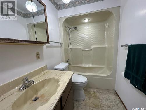 10209 6Th Avenue, Humboldt, SK - Indoor Photo Showing Bathroom