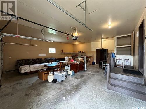 10209 6Th Avenue, Humboldt, SK - Indoor Photo Showing Garage