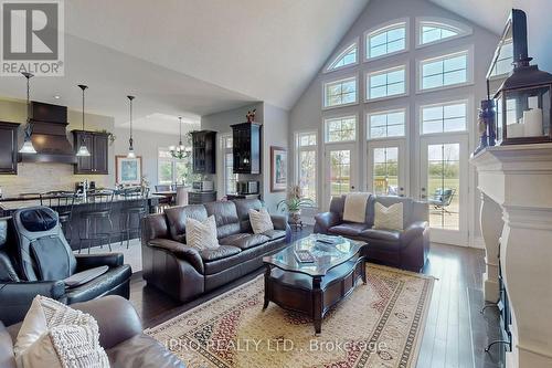 705 Lake Ridge Road S, Whitby, ON - Indoor Photo Showing Living Room