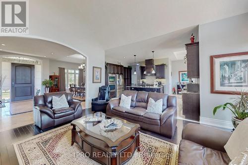 705 Lake Ridge Road S, Whitby, ON - Indoor Photo Showing Living Room