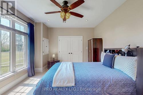 705 Lake Ridge Road S, Whitby, ON - Indoor Photo Showing Bedroom