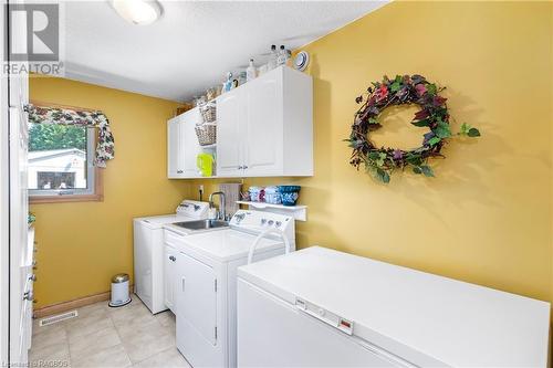 205 Watra Road, Southgate, ON - Indoor Photo Showing Laundry Room