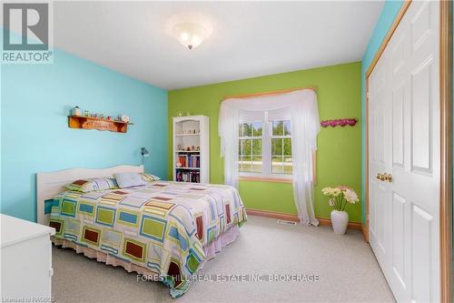 205 Watra Road, Southgate, ON - Indoor Photo Showing Kitchen With Double Sink