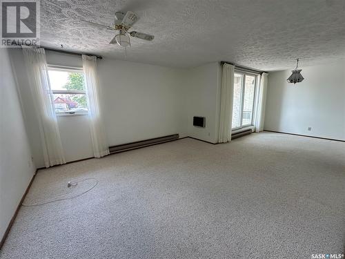 36 228 3Rd Street, Weyburn, SK - Indoor Photo Showing Other Room