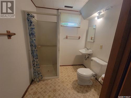 4903 Tribune Street, Macklin, SK - Indoor Photo Showing Bathroom