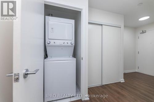 203 - 62 Forest Manor Road, Toronto (Henry Farm), ON - Indoor Photo Showing Laundry Room