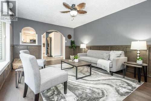 236 Ironwood Road, Guelph (Hanlon Creek), ON - Indoor Photo Showing Living Room