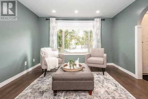 236 Ironwood Road, Guelph, ON - Indoor Photo Showing Living Room