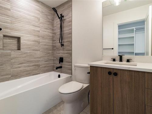 307-201 Dogwood Dr, Ladysmith, BC - Indoor Photo Showing Bathroom