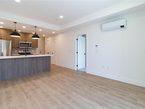 307-201 Dogwood Dr, Ladysmith, BC - Indoor Photo Showing Kitchen