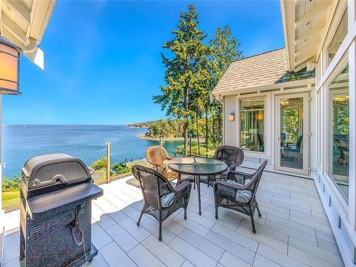 2933 Dolphin Dr, Nanoose Bay, BC 