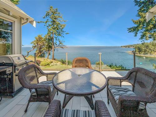 2933 Dolphin Dr, Nanoose Bay, BC 