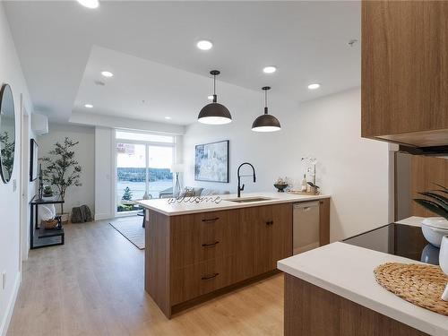 303-201 Dogwood Dr, Ladysmith, BC - Indoor Photo Showing Kitchen