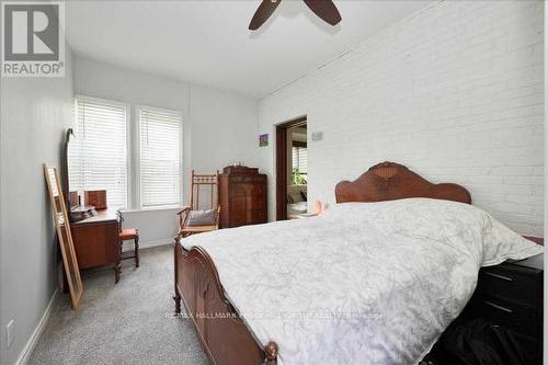 15 Frances Street N, Barrie (Queen'S Park), ON - Indoor Photo Showing Bedroom