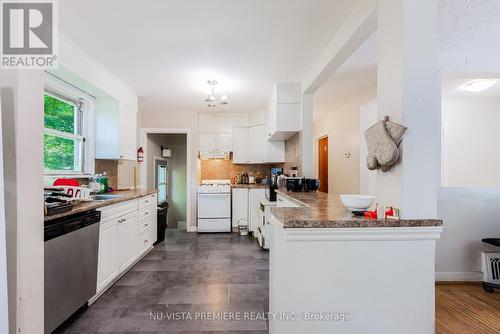 100 Roehampton Avenue, London, ON - Indoor Photo Showing Kitchen