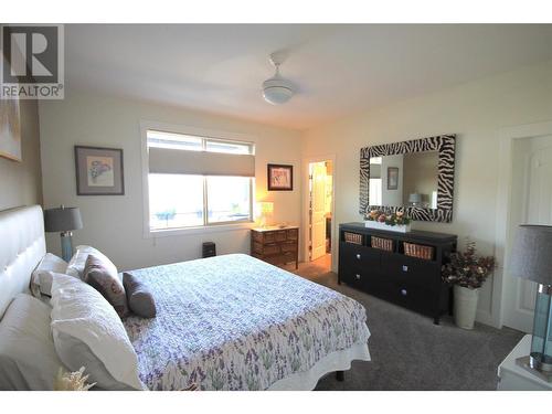 1040 Mt Revelstoke Place Unit# 33, Vernon, BC - Indoor Photo Showing Bedroom