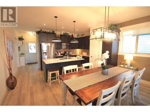 1040 Mt Revelstoke Place Unit# 33, Vernon, BC - Indoor Photo Showing Dining Room