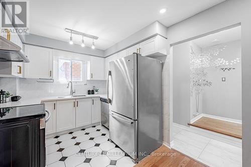 61 Montezuma Trail, Toronto (Agincourt North), ON - Indoor Photo Showing Kitchen