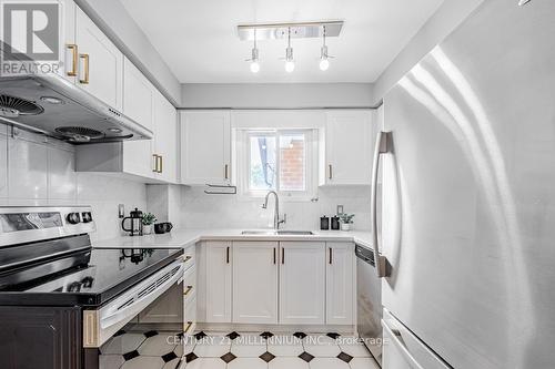 61 Montezuma Trail, Toronto (Agincourt North), ON - Indoor Photo Showing Kitchen With Stainless Steel Kitchen