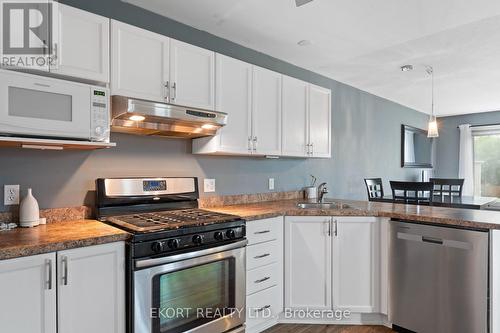 89 Briceland Street, Kingston, ON - Indoor Photo Showing Kitchen