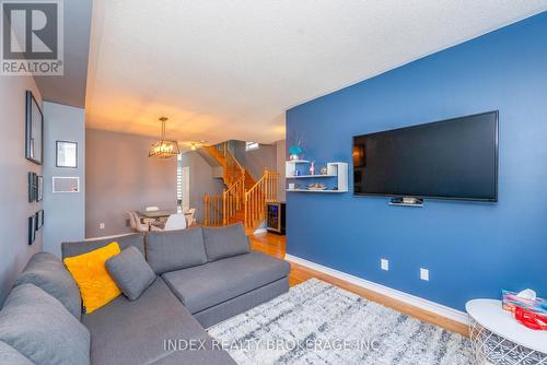 26 - 10 Porter Avenue, Vaughan (West Woodbridge), ON - Indoor Photo Showing Living Room