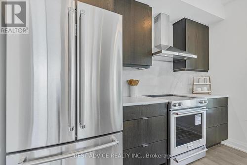 1115 - 58 Lakeside Terrace, Barrie (Little Lake), ON - Indoor Photo Showing Kitchen