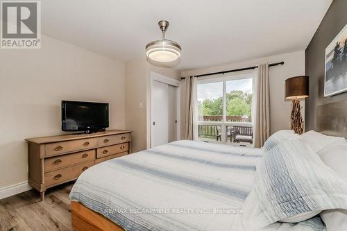 54-304 - 1235 Deerhurst Drive, Huntsville, ON - Indoor Photo Showing Bedroom