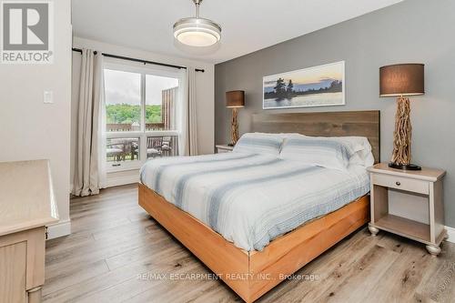 54-304 - 1235 Deerhurst Drive, Huntsville, ON - Indoor Photo Showing Bedroom