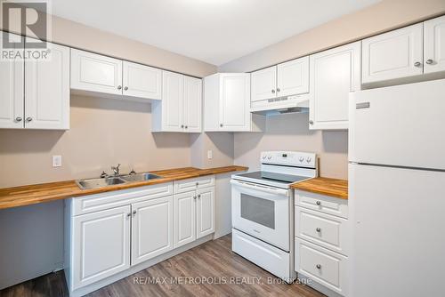 178 - 195 Denistoun Street, Welland, ON - Indoor Photo Showing Kitchen With Double Sink