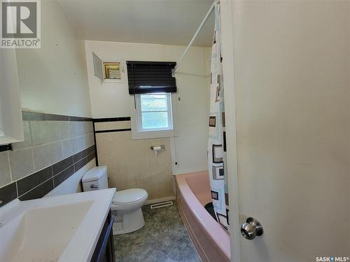 273 1St Avenue W, Unity, SK - Indoor Photo Showing Bathroom