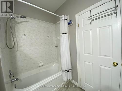 210 - 262 Dundas Street E, Hamilton (Waterdown), ON - Indoor Photo Showing Bathroom