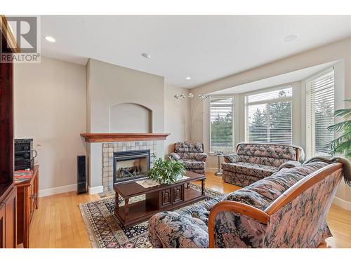 4035 Gellatly Road S Unit# 275, West Kelowna, BC - Indoor Photo Showing Living Room With Fireplace