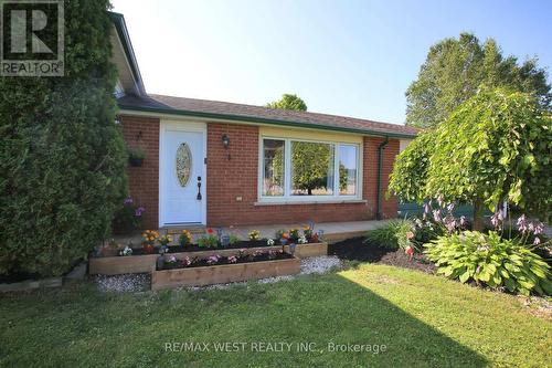 27 Victoria Boulevard, East Garafraxa, ON - Outdoor