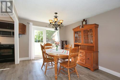 27 Victoria Boulevard, East Garafraxa, ON - Indoor Photo Showing Dining Room