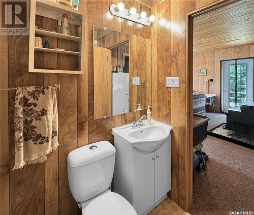 300 Loon Drive, Big Shell, SK - Indoor Photo Showing Bathroom