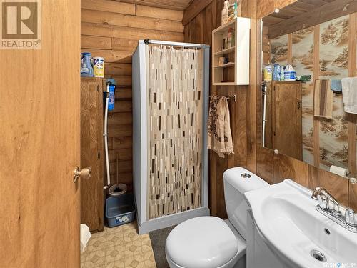 300 Loon Drive, Big Shell, SK - Indoor Photo Showing Bathroom