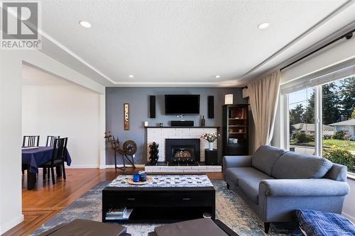 727 Linton Street, Coquitlam, BC - Indoor Photo Showing Living Room With Fireplace