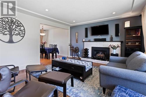727 Linton Street, Coquitlam, BC - Indoor Photo Showing Living Room With Fireplace