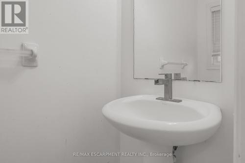 1 - 47 Marina Point Crescent, Hamilton (Stoney Creek), ON - Indoor Photo Showing Bathroom