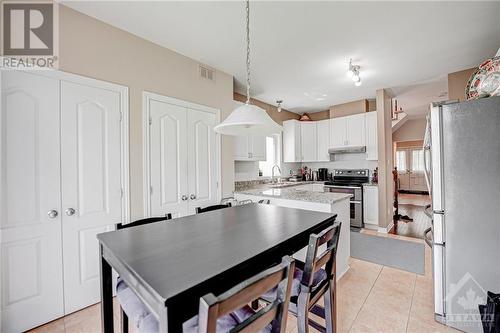 536 Golden Sedge Way, Ottawa, ON - Indoor Photo Showing Kitchen