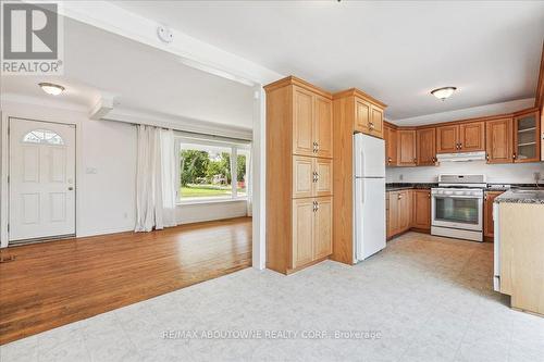 5352 Spruce Avenue, Burlington (Appleby), ON - Indoor Photo Showing Kitchen