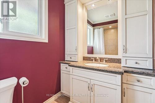 5352 Spruce Avenue, Burlington (Appleby), ON - Indoor Photo Showing Bathroom