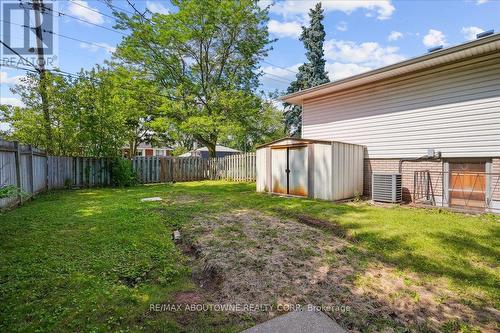 5352 Spruce Avenue, Burlington (Appleby), ON - Outdoor With Backyard