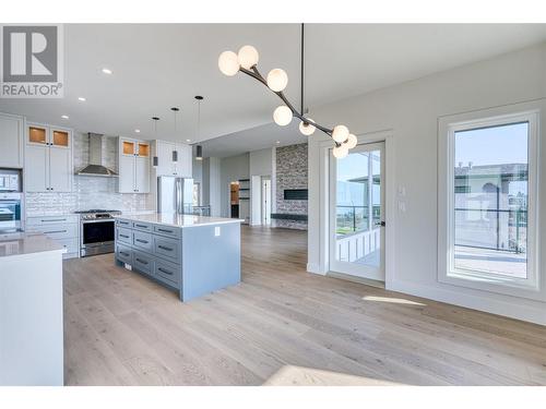 17531 Sanborn Street, Summerland, BC - Indoor Photo Showing Kitchen With Upgraded Kitchen