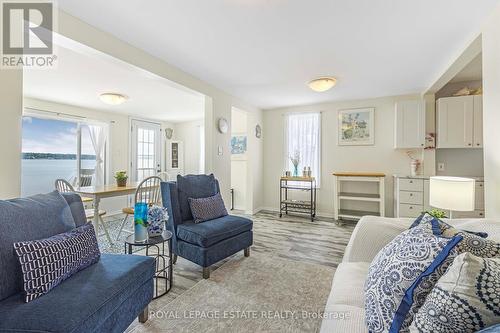 2233 North Orr Lake Road, Springwater, ON - Indoor Photo Showing Living Room