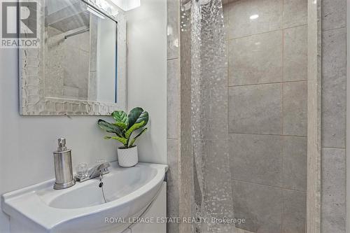 2233 North Orr Lake Road, Springwater, ON - Indoor Photo Showing Bathroom