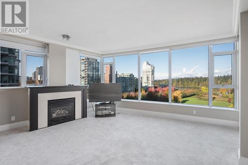 1X01 1777 Bayshore Drive, Vancouver, BC - Indoor Photo Showing Living Room With Fireplace