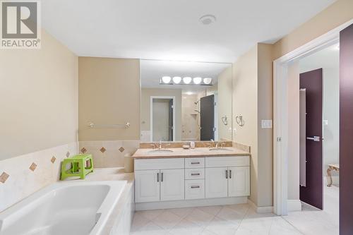 1X01 1777 Bayshore Drive, Vancouver, BC - Indoor Photo Showing Bathroom