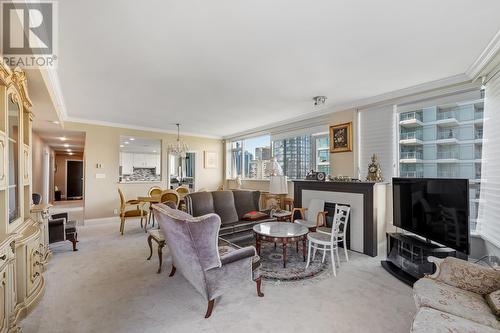 1X01 1777 Bayshore Drive, Vancouver, BC - Indoor Photo Showing Living Room With Fireplace